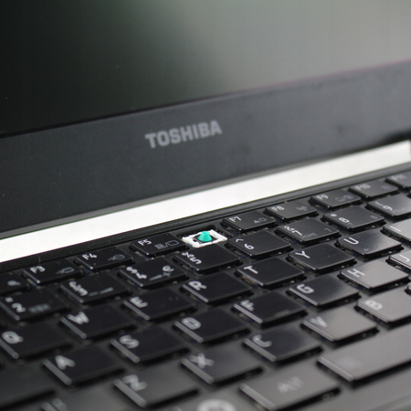 Laptop Toshiba R700 Core i5 / DDR3 / SSD / Win10PL